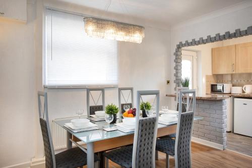 Rawmarsh House, Rotherham for Contractors, Business & families -Monthly Discount