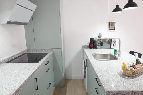 Playa, piscina y relax en este coqueto apartamento en Nerja, Nerja (fotografie 6)