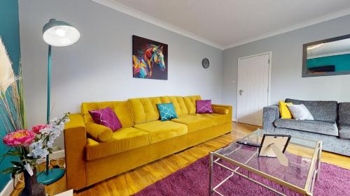 Charming 3 Bed Bungalow Parking & Wifi Business and Leisure by Jesswood Properties photo 2