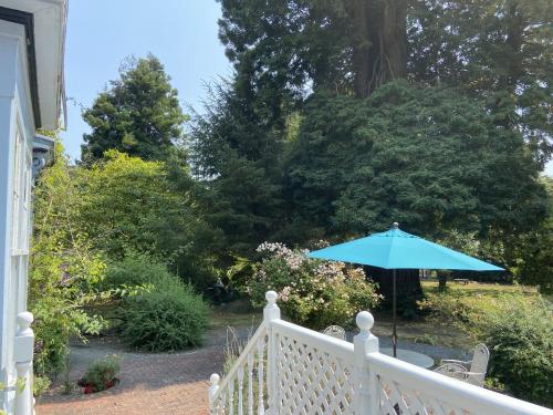 Shaw House Inn - 정원
