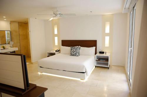 Nacar Hotel Cartagena, Curio Collection by Hilton