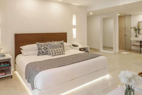 Nacar Hotel Cartagena, Curio Collection by Hilton