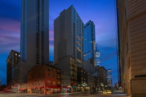 Courtyard by Marriott New York World Trade Center Area