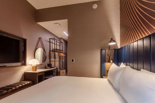 Tempo by Hilton Times Square - image 6