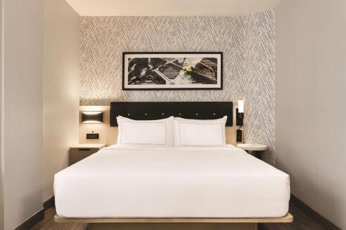 King Room image 9