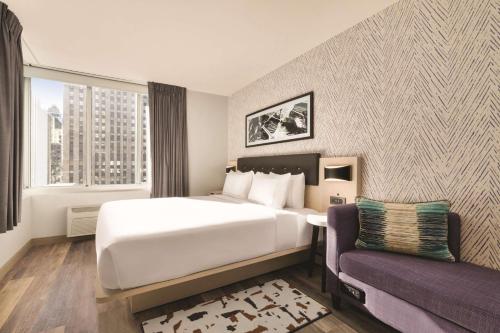 King Studio Suite image 2