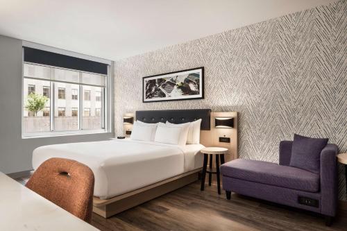 King Room image 5
