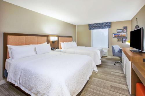 Hampton Inn & Suites Oakwood Village-Cleveland