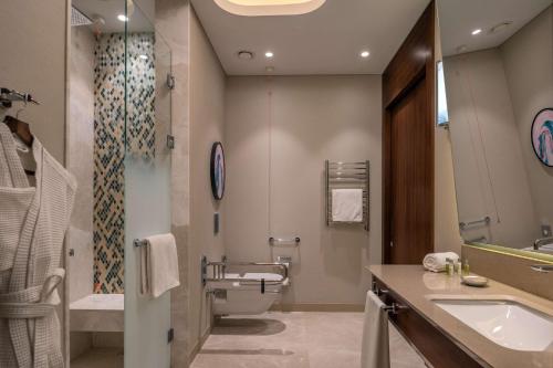 room detail thumbnail 2