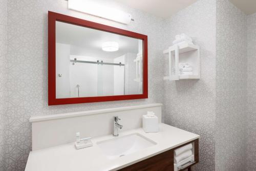Hampton Inn by Hilton Oakhurst-Yosemite Room Type - Queen Room with Two Queen Beds - Non-Smoking