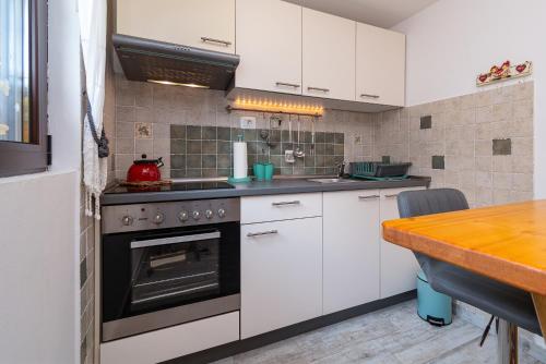 Apartments for families with children Prezid, Gorski kotar - 20260