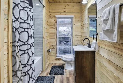 Smokey Mountain Hideaway in Gatlinburg, USA
