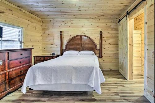 Smokey Mountain Hideaway in Gatlinburg, USA