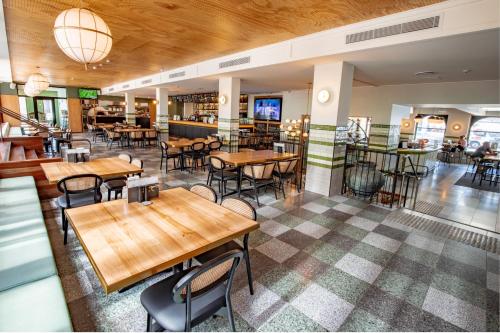 Restaurant, Southern Cross Hotel in Marrickville