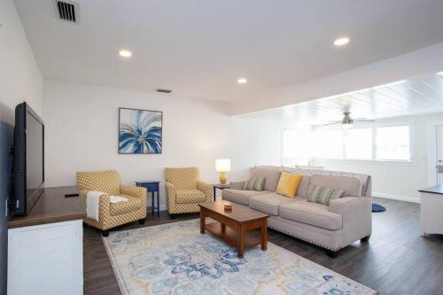 Bright, Immaculate and Cozy Coastal Cottage in Ozona in Palm Harbor, Vereinigte Staaten von Amerika