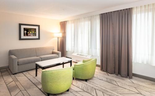 DoubleTree by Hilton Newark Penn Station NJ - image 30