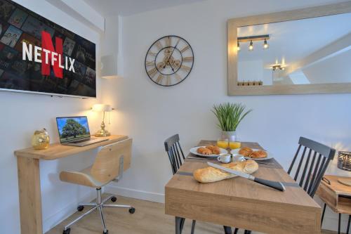 Зручності, Le Rustique - Netflix/Wi-fi Fibre - Séjour Lozère (Le Rustique - Netflix/Wi-fi Fibre - Sejour Lozere) in Mende