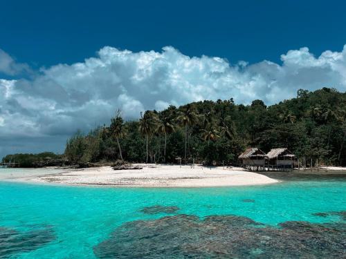 Tamaku bungalow prifat island raja ampat