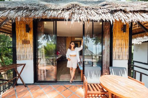 Balcony/terrace, Thapwarin Resort - Green Hotel  in Koh Ngai
