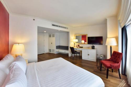 room detail thumbnail 1