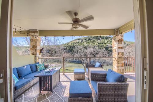 RG 306 Hillside River Retreat
