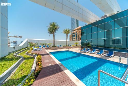 bnbmehomes - Gold Crest Views 2, Dubai