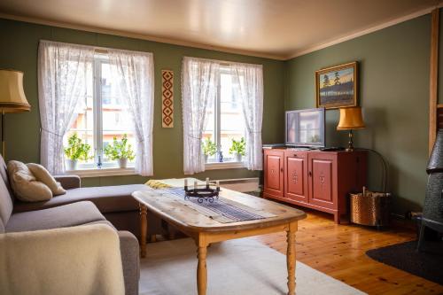 Instalaciones, Houmbgaarden in Roros