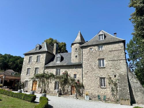 Château de la Borde à Ussel, centre-ville, proche autoroute A89, CLIMATISATION