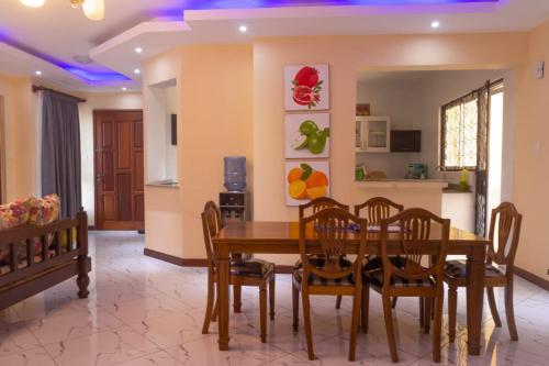 ห้องครัว, Lux Suites Le Royal Apartments Nyali in มอมบาซา