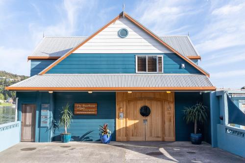 Bay of Islands Apartment On The Water- The Bridge in Opua
