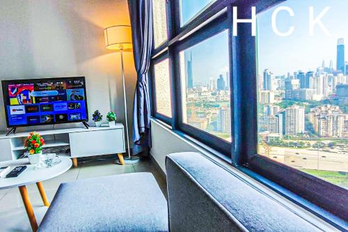 Gigantic KL View at M-Vertica Residence KL by HCK - image 10