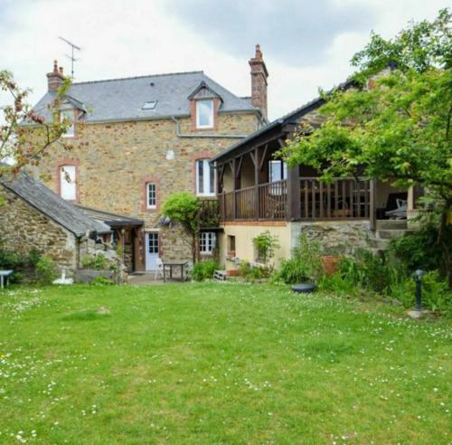 La Colline maison de famille à 100m de la Rance cottage La Richardais