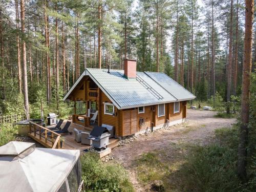 Cottage with Hot tub and Sauna in Uurainen