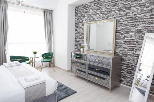 Shams Beach Front JBR apartments by HAPPY SEASON, Дубай (фото 5)