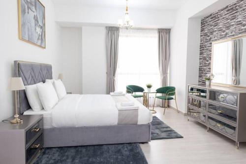 Shams Beach Front JBR apartments by HAPPY SEASON, Дубай (фото 4)