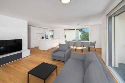 Neubauwohnung mit Lift in Matten - Apartment