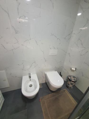 Chic Escape Tirana Central Apartment near Blloku, Tirana (photo 9)