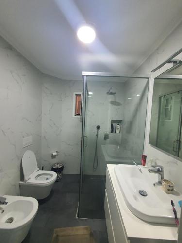 Chic Escape Tirana Central Apartment near Blloku, Tirana (photo 10)
