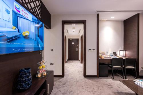 Diplomatic Suite image 2
