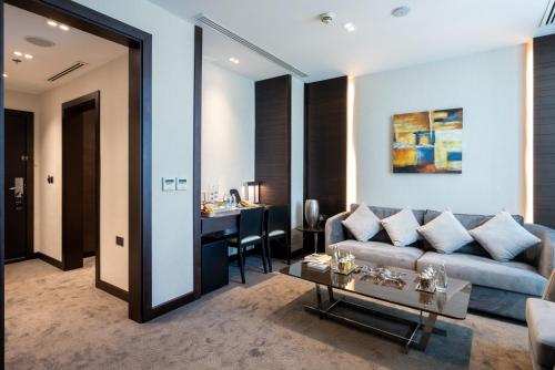 Diplomatic Suite image 1
