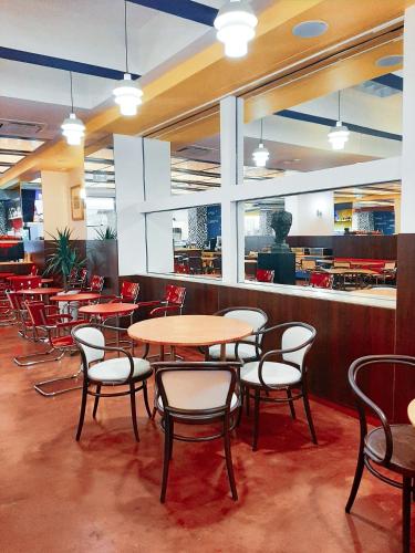 Restaurant, Hotel Avion - National Cultural Monument - ICONIC HOUSES ORG in Brno