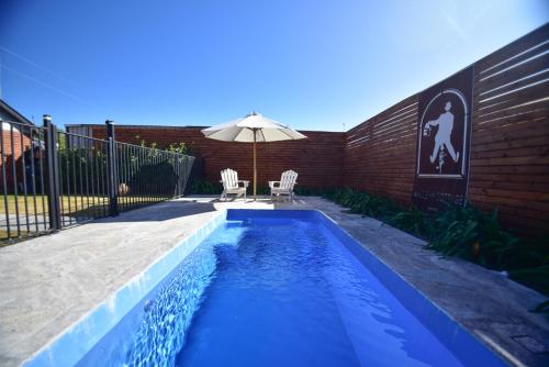 Macleay Cottage with plunge pool and local arts