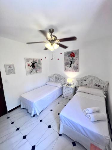Double or Twin Room image 9