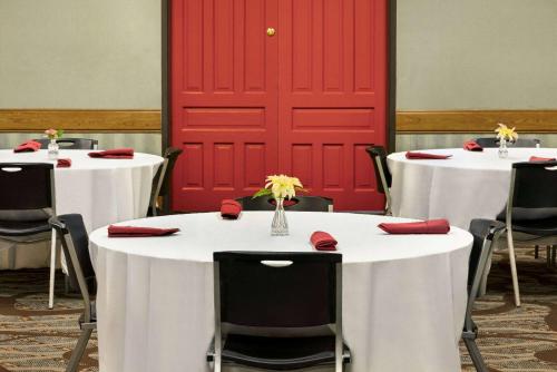Days Inn by Wyndham McComb MS - image 6