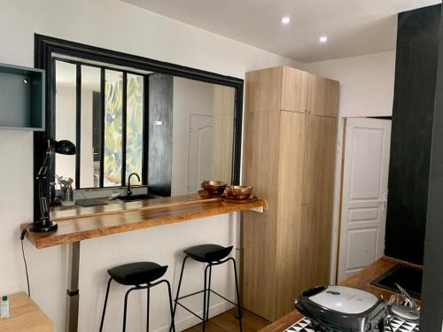 Fabulous comfortable studio with updated finishes and design next to Champ de Mars - Location saisonnière - Paris