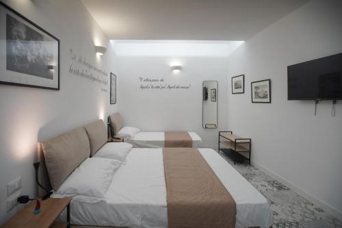 Cartoline di Napoli Room Type - King Room