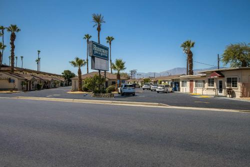 Rodeway Inn near Coachella - Accommodation - Indio