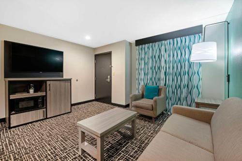 La Quinta by Wyndham Indianapolis Greenwood - image 11