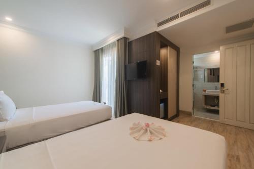 Deluxe Twin Room with Balcony