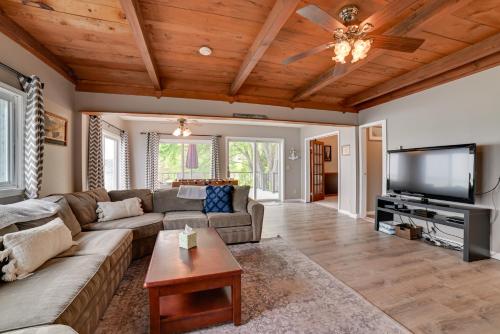 Cayuga Lake Retreat in Seneca Falls with Dock! in Seneca Falls, USA